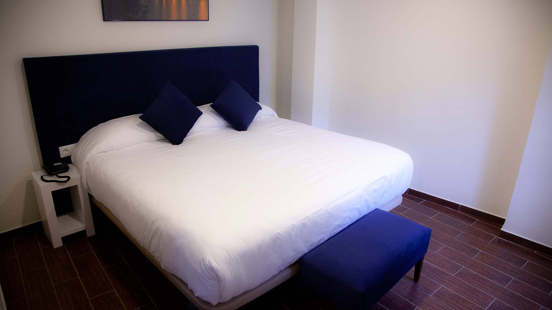 varwwwvhostsaviratodesign.comnochesentriana.com .aviratodesign.comwp contentuploads17.jpg